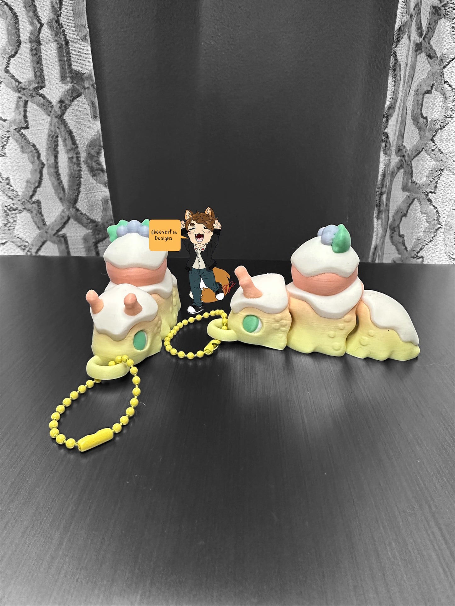 Dessert snail fidget keychain