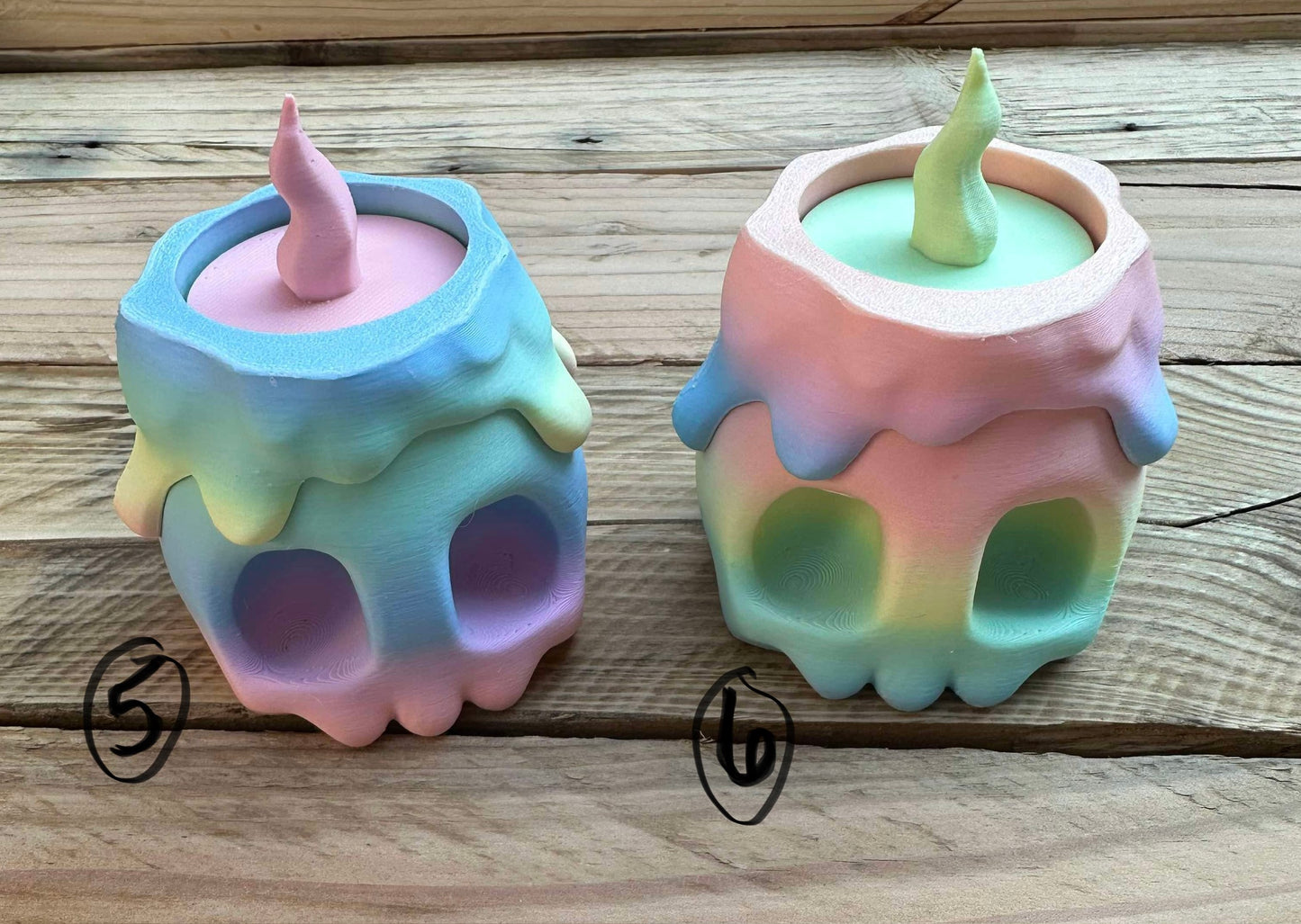 CheeserFox designs skull container